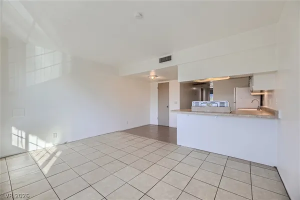 $880 | 3604 Thomas Avenue, Unit 4, North Las Vegas, NV 89030