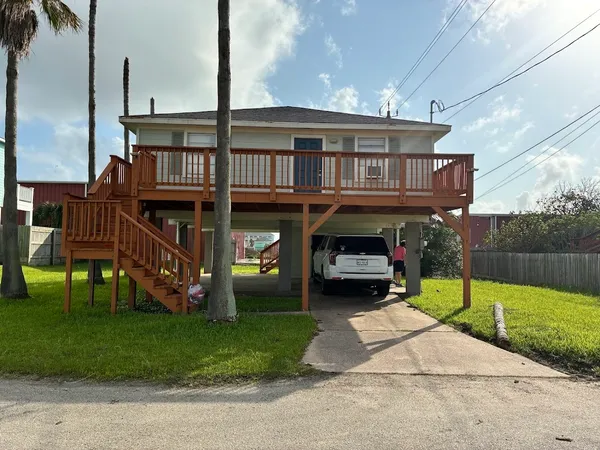 $1,550 | 3705 Rice Street, Galveston, TX 77554