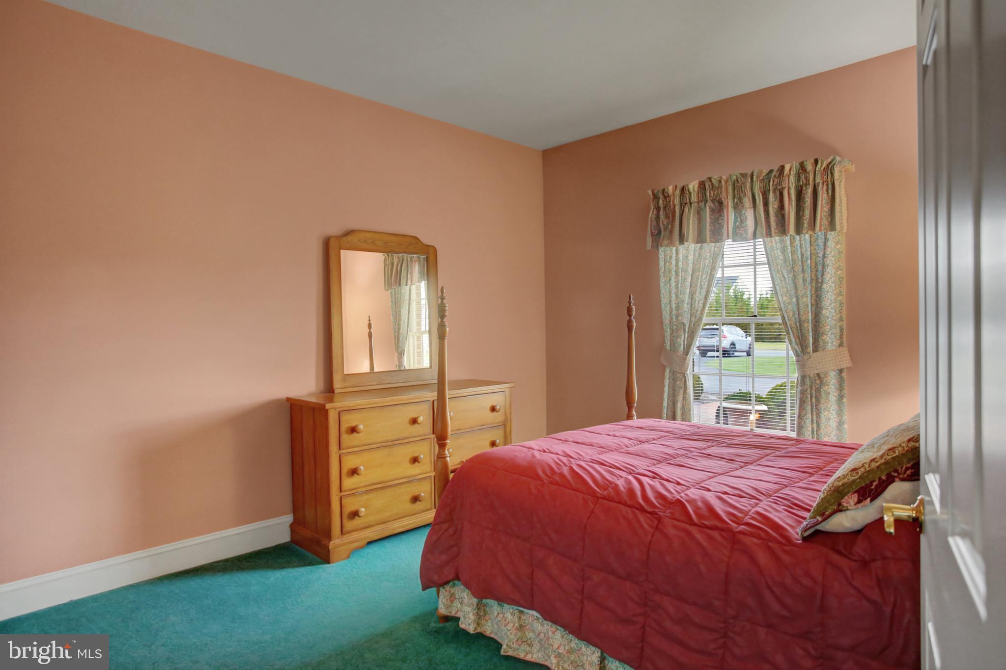 550 Kohler Road Chambersburg, PA 17202 - Photo 13 of 55 Guest bedroom