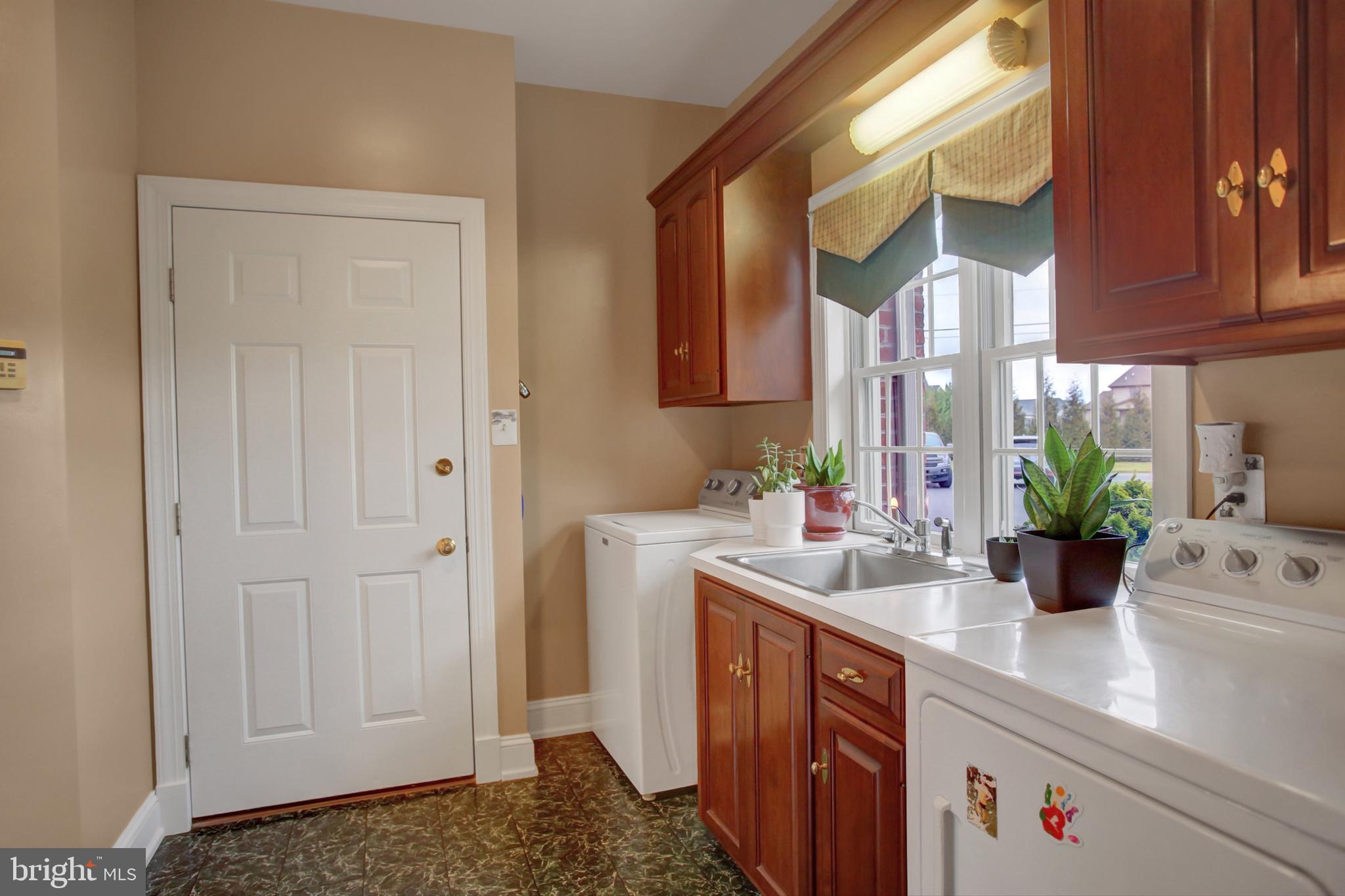 550 Kohler Road Chambersburg, PA 17202 - Photo 35 of 55 Laundry Room