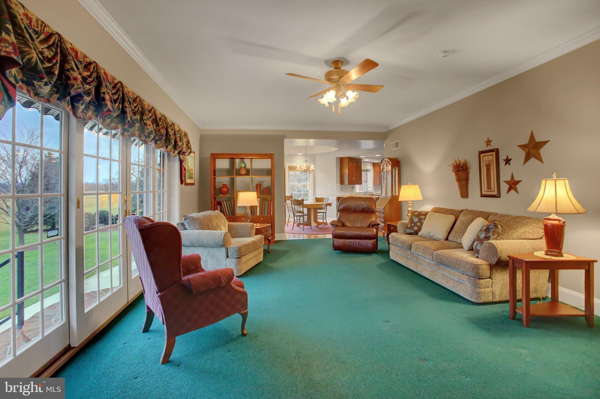 550 Kohler Road Chambersburg, PA 17202 - Photo 5 of 55 Living Room