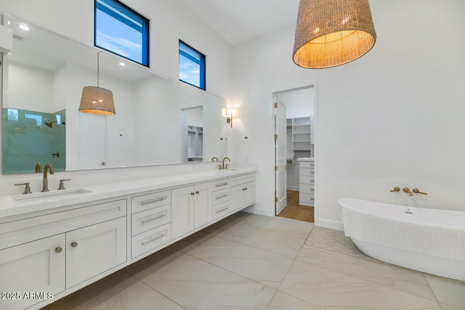 4147 East Clarendon Avenue Phoenix, AZ 85018 - Photo 13 of 27 4147 E Clarendon Ave-large-020-033-4147