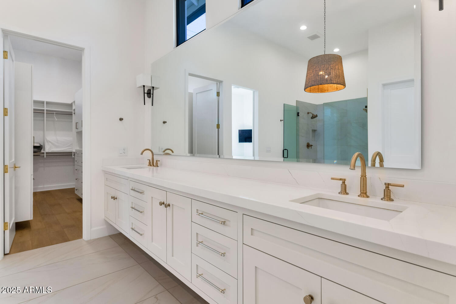 4147 East Clarendon Avenue Phoenix, AZ 85018 - Photo 15 of 27 4147 E Clarendon Ave-large-022-030-4147