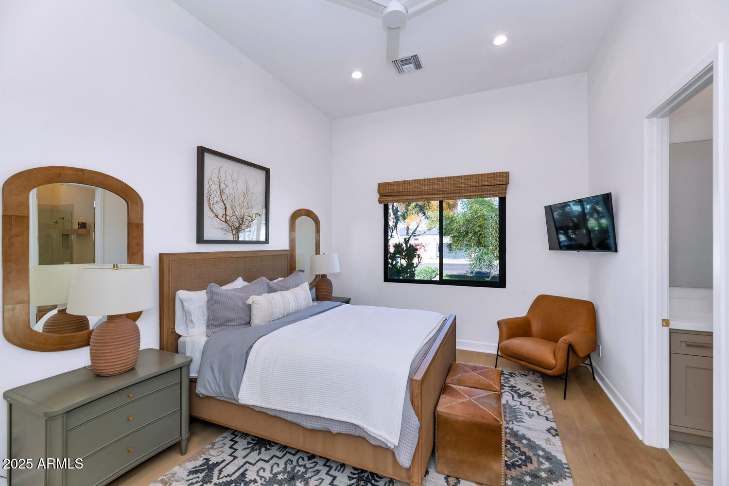 4147 East Clarendon Avenue Phoenix, AZ 85018 - Photo 17 of 27 4147 E Clarendon Ave-large-025-039-4147