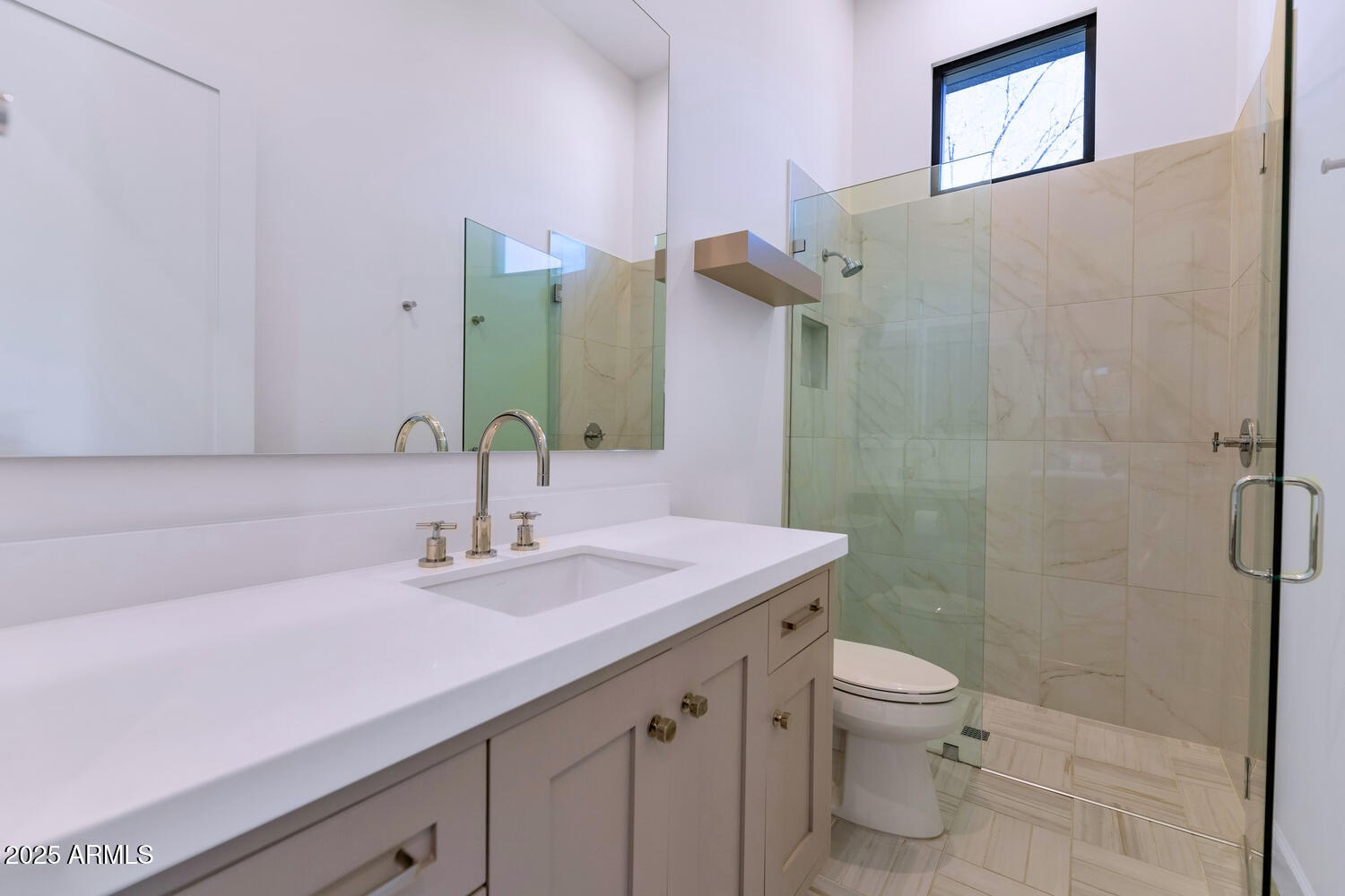 4147 East Clarendon Avenue Phoenix, AZ 85018 - Photo 18 of 27 4147 E Clarendon Ave-large-026-032-4147