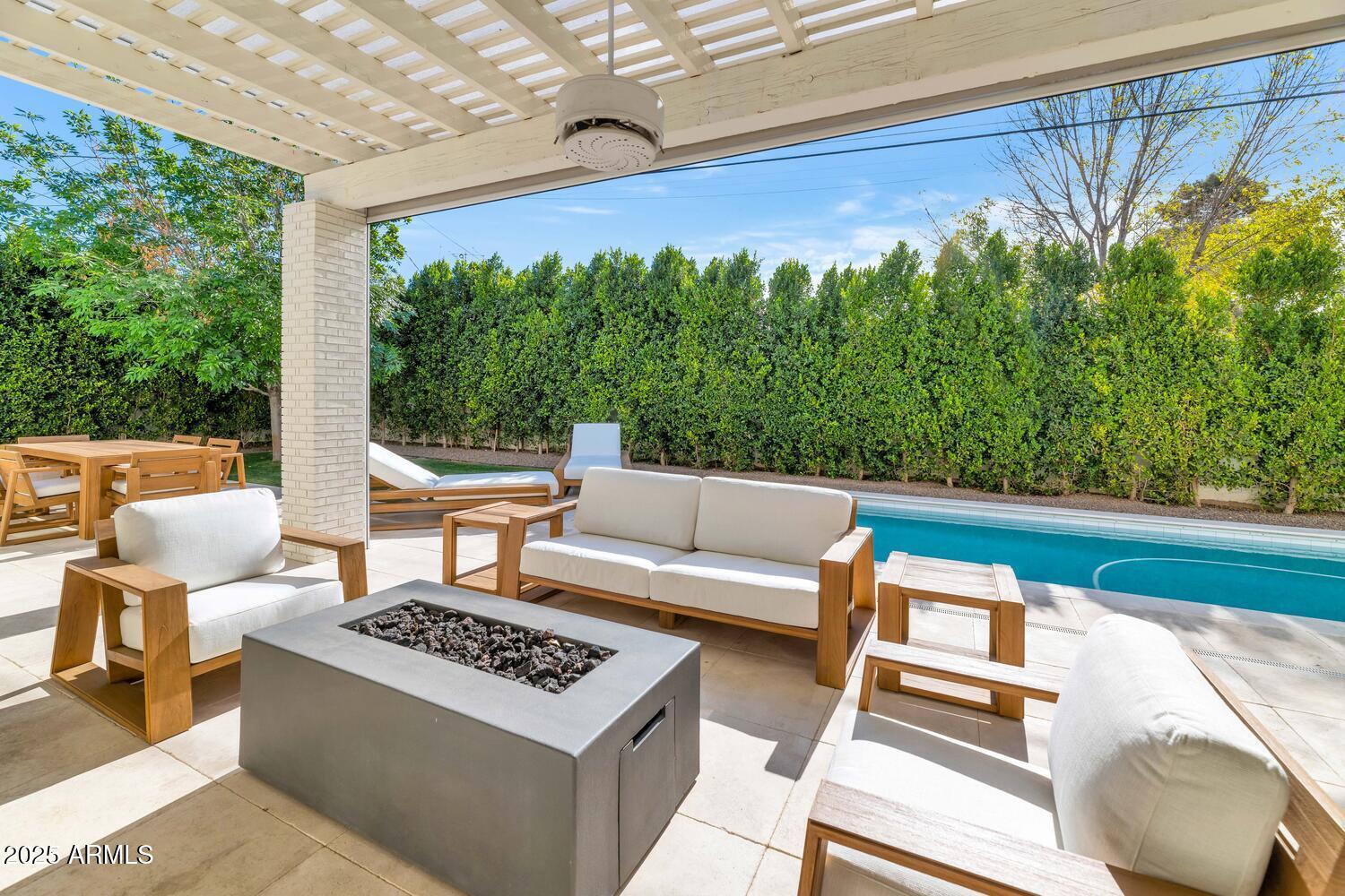 4147 East Clarendon Avenue Phoenix, AZ 85018 - Photo 21 of 27 4147 E Clarendon Ave-large-032-019-4147