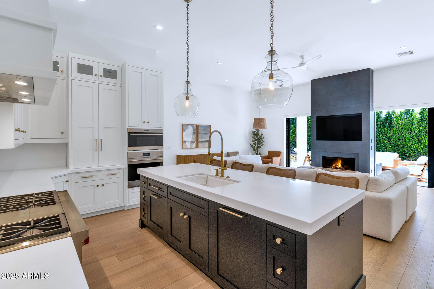 4147 East Clarendon Avenue Phoenix, AZ 85018 - Photo 6 of 27 4147 E Clarendon Ave