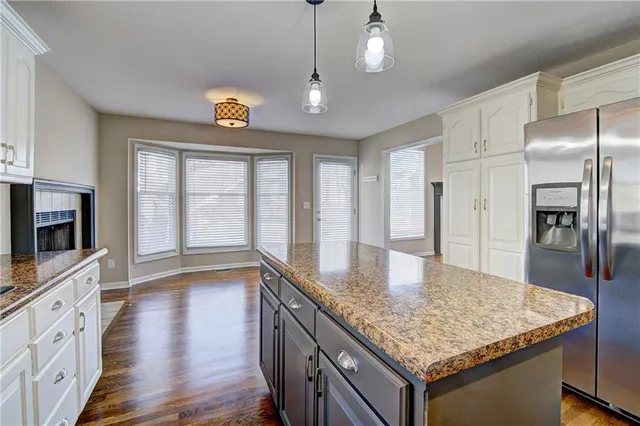 $350,000 | 4212 Southwest Leeward Drive, Lee's Summit, MO 64082