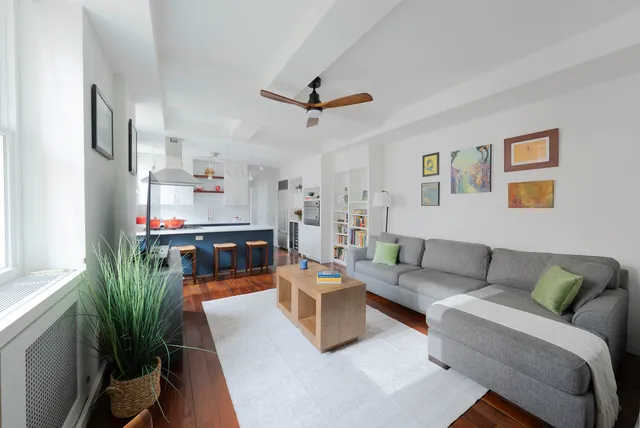 $875,000 | 340 West 55th Street, Unit 6D | Hell's Kitchen
