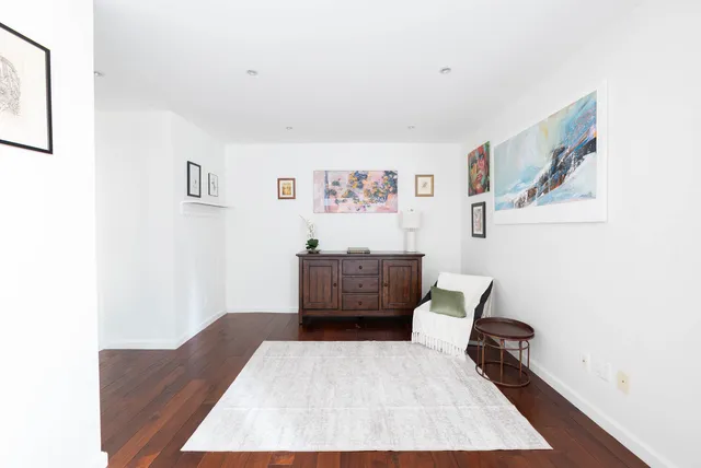 $875,000 | 340 West 55th Street, Unit 6D | Hell's Kitchen