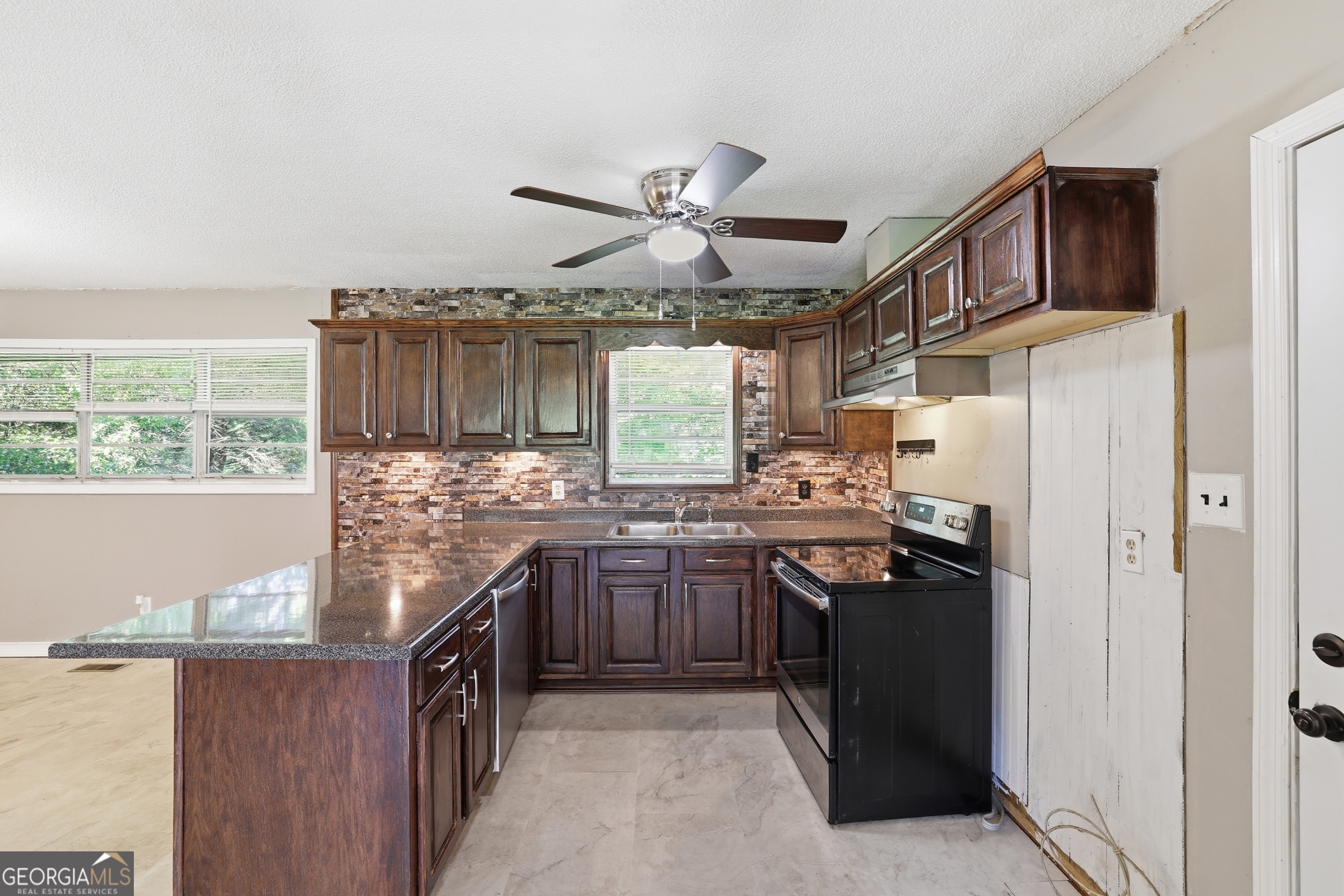 41 Poplar Way Toccoa, GA 30577 - Photo 9 of 32