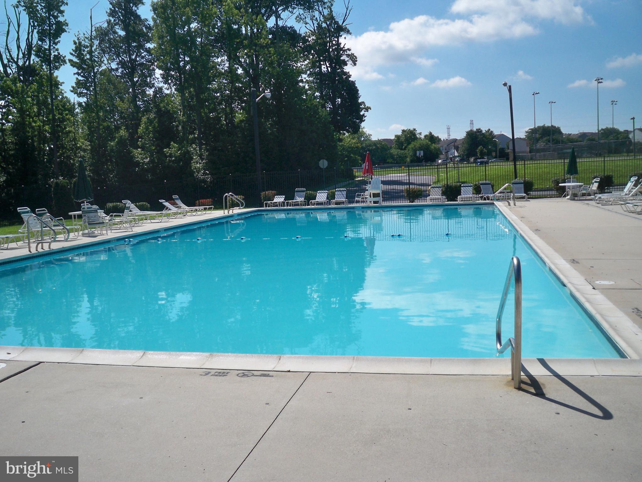 121 Castleton Road Delran, NJ 08075 - Photo 2 of 15 Community pool