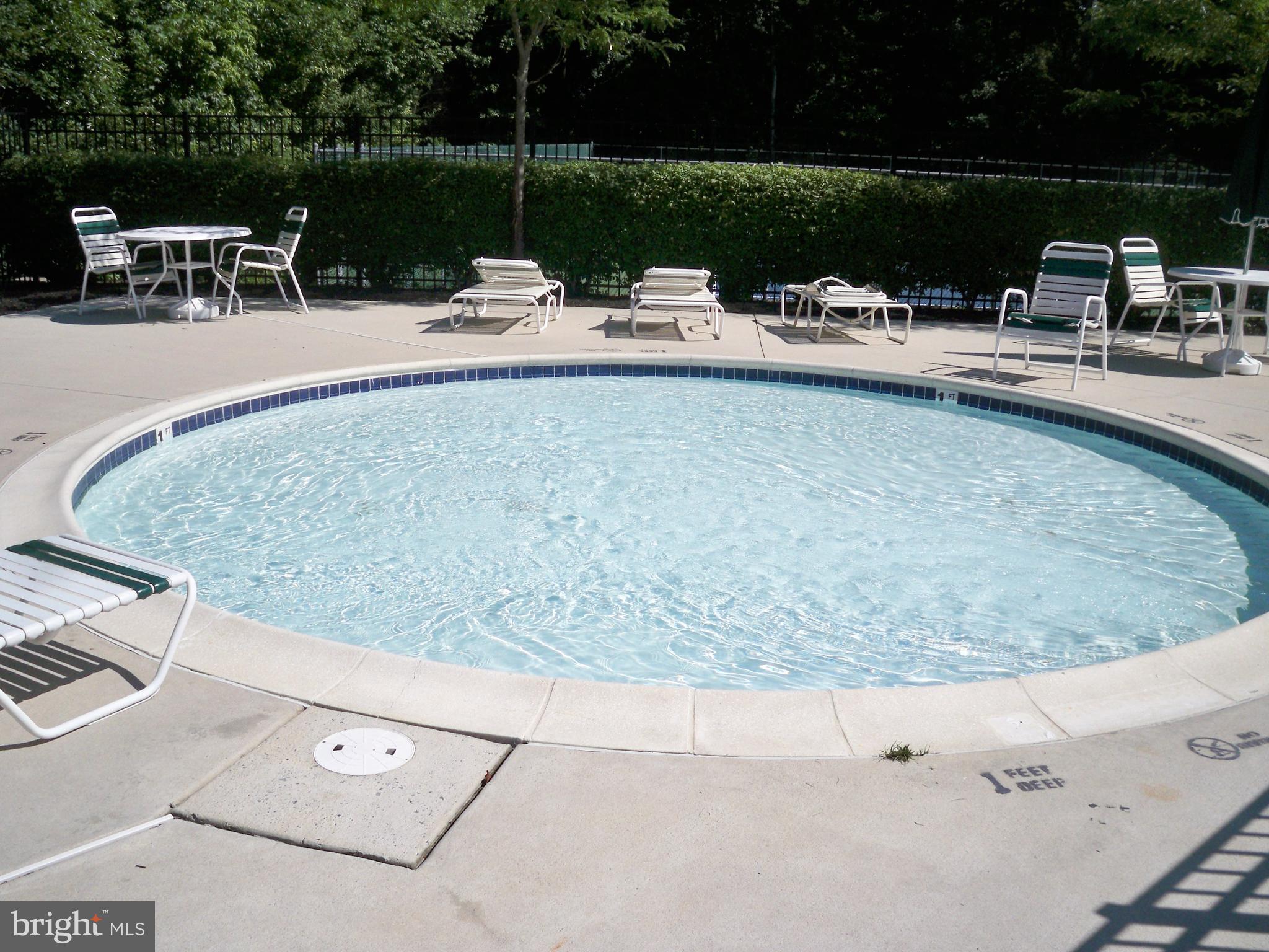 121 Castleton Road Delran, NJ 08075 - Photo 3 of 15 Community pool