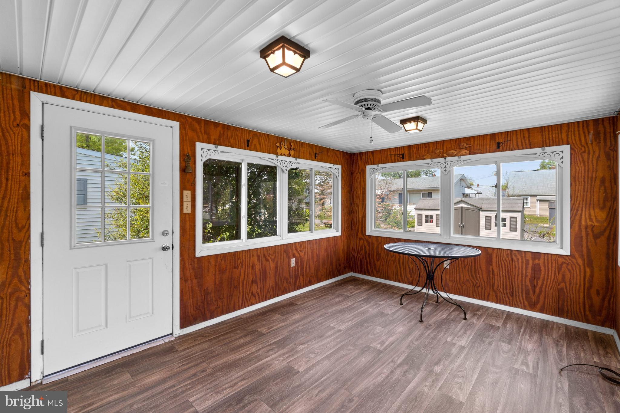 930 Homberg Avenue Baltimore, MD 21221 - Photo 14 of 39 Sunroom