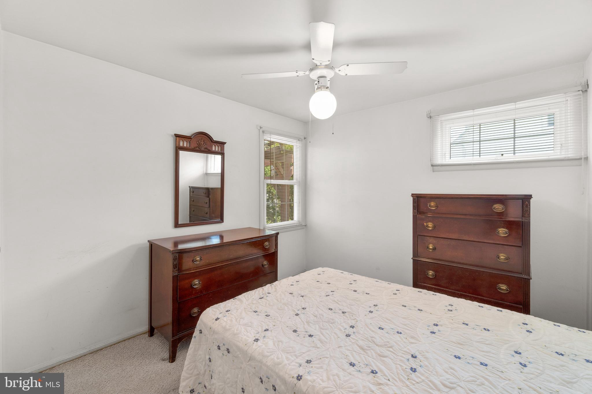 930 Homberg Avenue Baltimore, MD 21221 - Photo 17 of 39 Bedroom 1