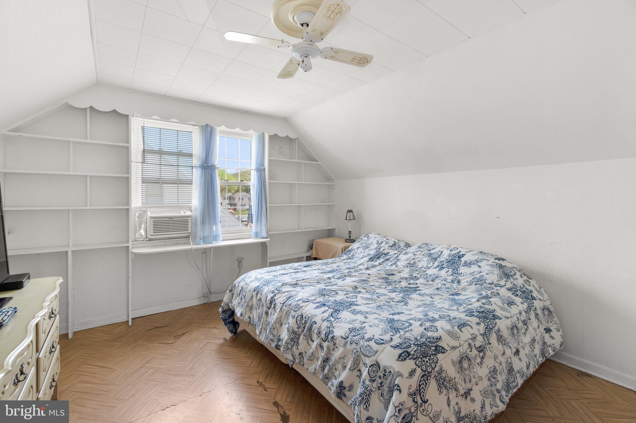 930 Homberg Avenue Baltimore, MD 21221 - Photo 22 of 39 Bedroom 2
