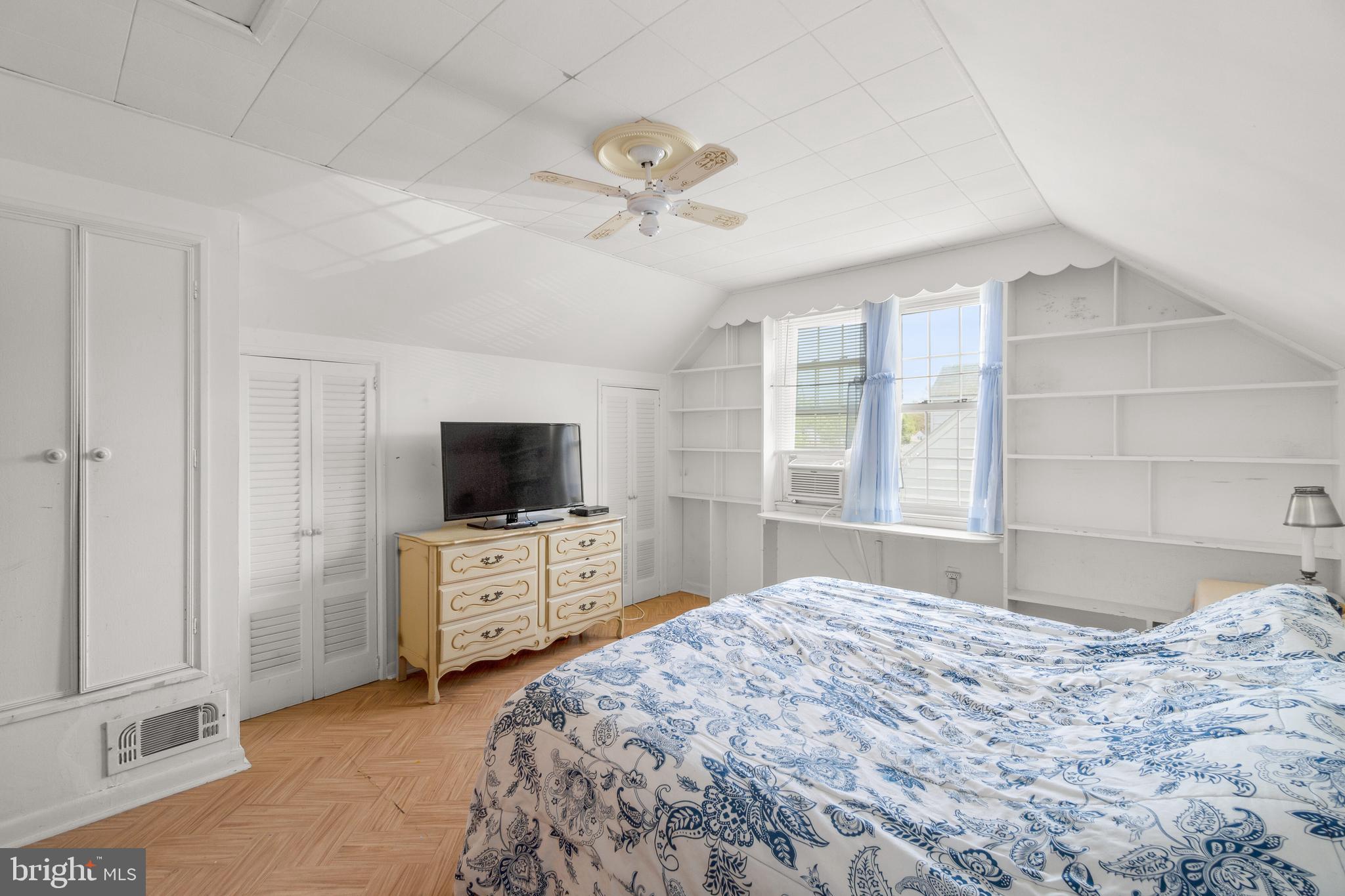 930 Homberg Avenue Baltimore, MD 21221 - Photo 23 of 39 Bedroom 2