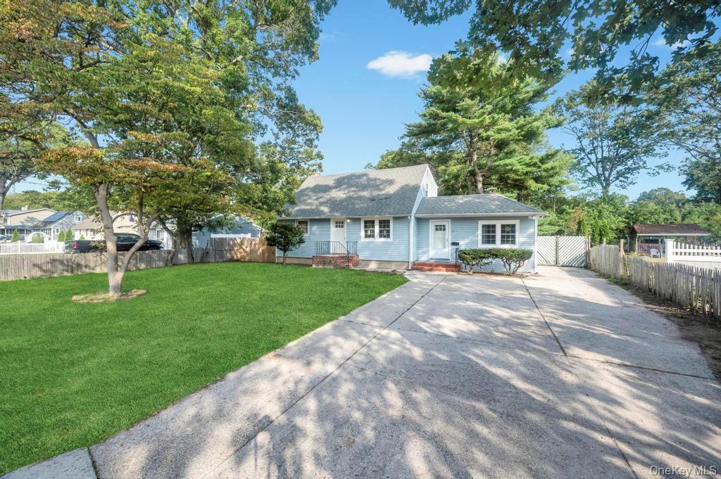 815 Udall Road West Islip, NY 11795 - Photo 2 of 45 View of front of house