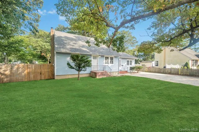 $699,000 | 815 Udall Road, West Islip, NY 11795