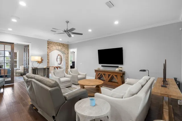 $948,750 | 210 Revana Way, Freeport, FL 32439