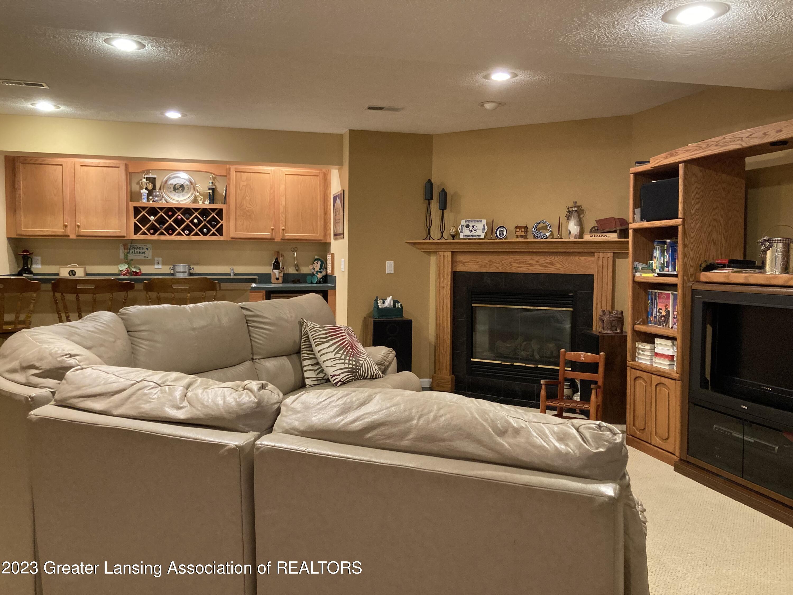 1400 Wildcat Road St. Johns, MI 48879 - Photo 31 of 41 Family room