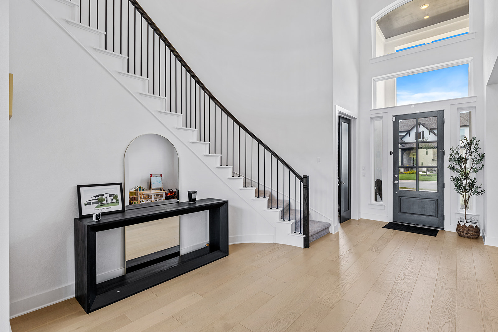 2905 Canto Trace Leander, TX 78641 - Photo 21 of 40 a view of entryway and hall