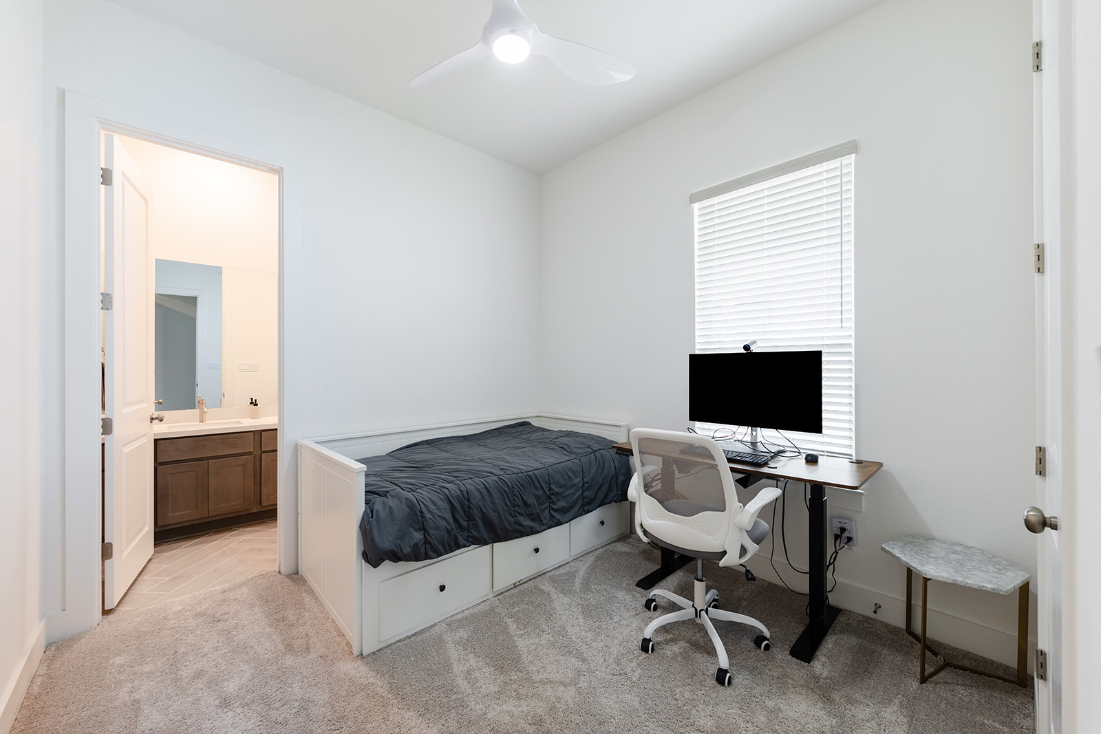 2905 Canto Trace Leander, TX 78641 - Photo 24 of 40 a workspace with furniture and a window
