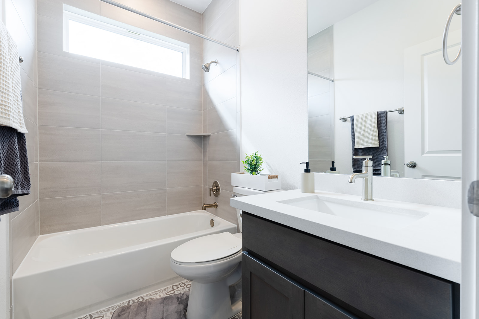 2905 Canto Trace Leander, TX 78641 - Photo 32 of 40 a bathroom with a sink a toilet and bathtub