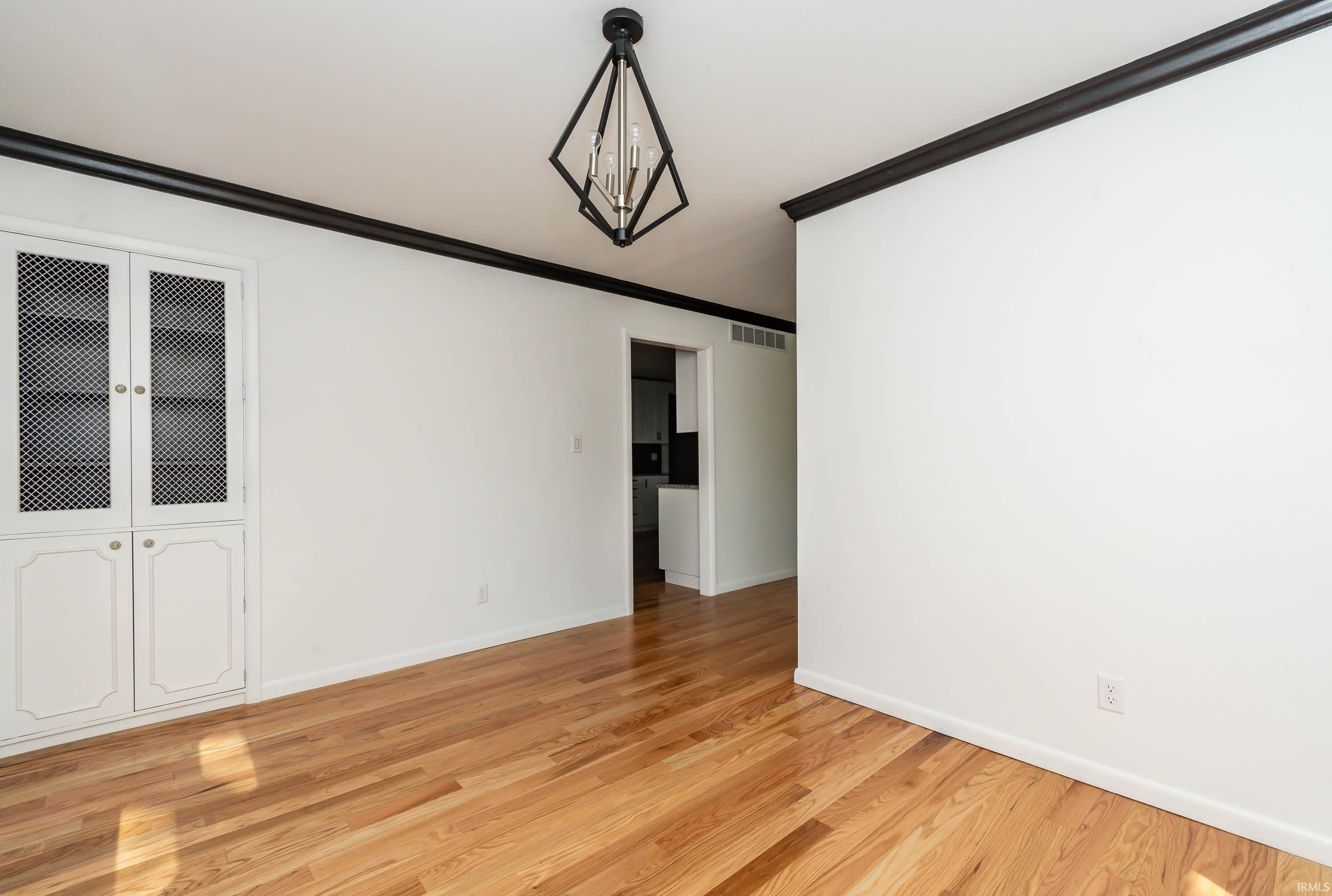 1402 Winfield Road Bloomington, IN 47401 - Photo 8 of 36