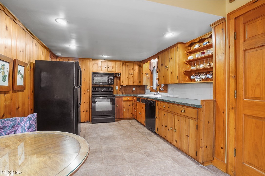 2903 Lee Road Silver Lake, OH 44224 - Photo 11 of 31