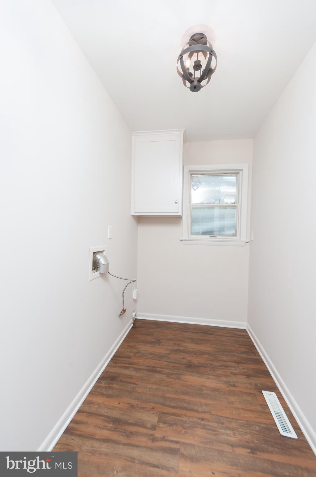 2902 Pointe Boulevard Lititz, PA 17543 - Photo 17 of 35 Laundry Room