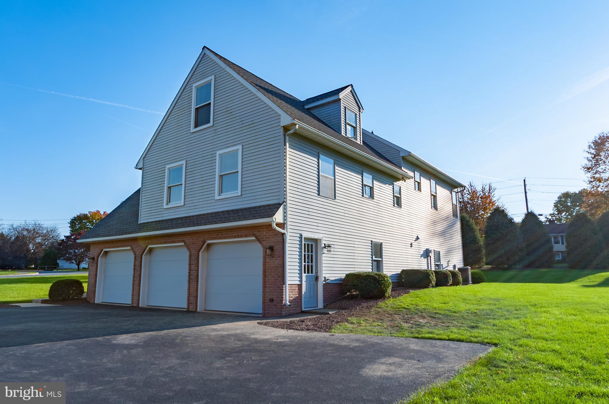 2902 Pointe Boulevard Lititz, PA 17543 - Photo 5 of 35 Large 3 Car Garage