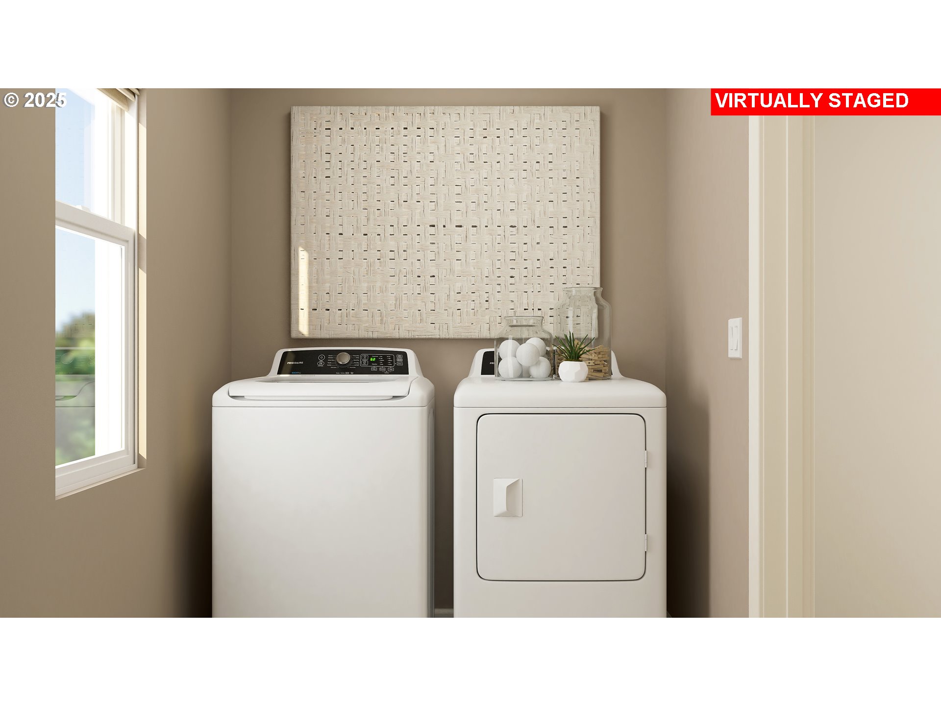 720 Pickering Lane Woodburn, OR 97071 - Photo 21 of 23 a utility room with dryer and washer