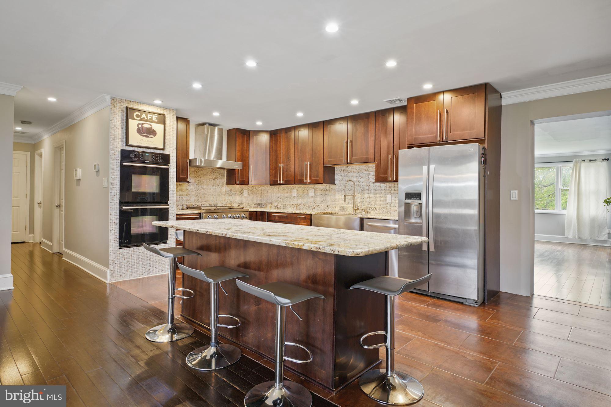 6705 Newington Road Lorton, VA 22079 - Photo 4 of 24 Gourmet Kitchen