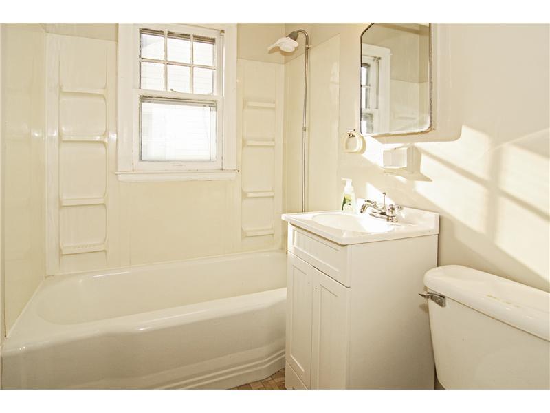 4013-4015 Clarendon Road Indianapolis, IN 46208 - Photo 10 of 11 Gallery Image 10