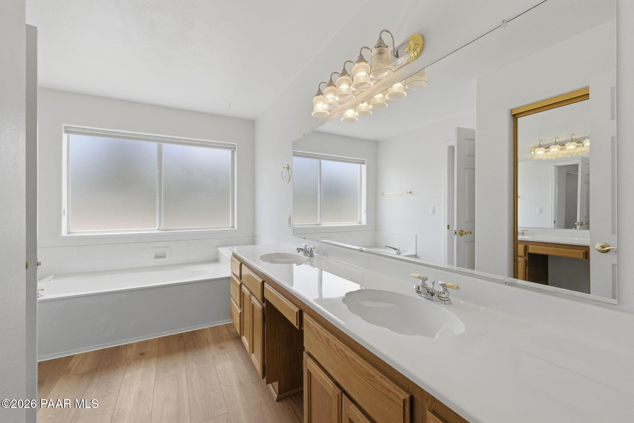 5801 North Honeysuckle Road Prescott, AZ 86305 - Photo 25 of 45 25-Primary Bathroom 1