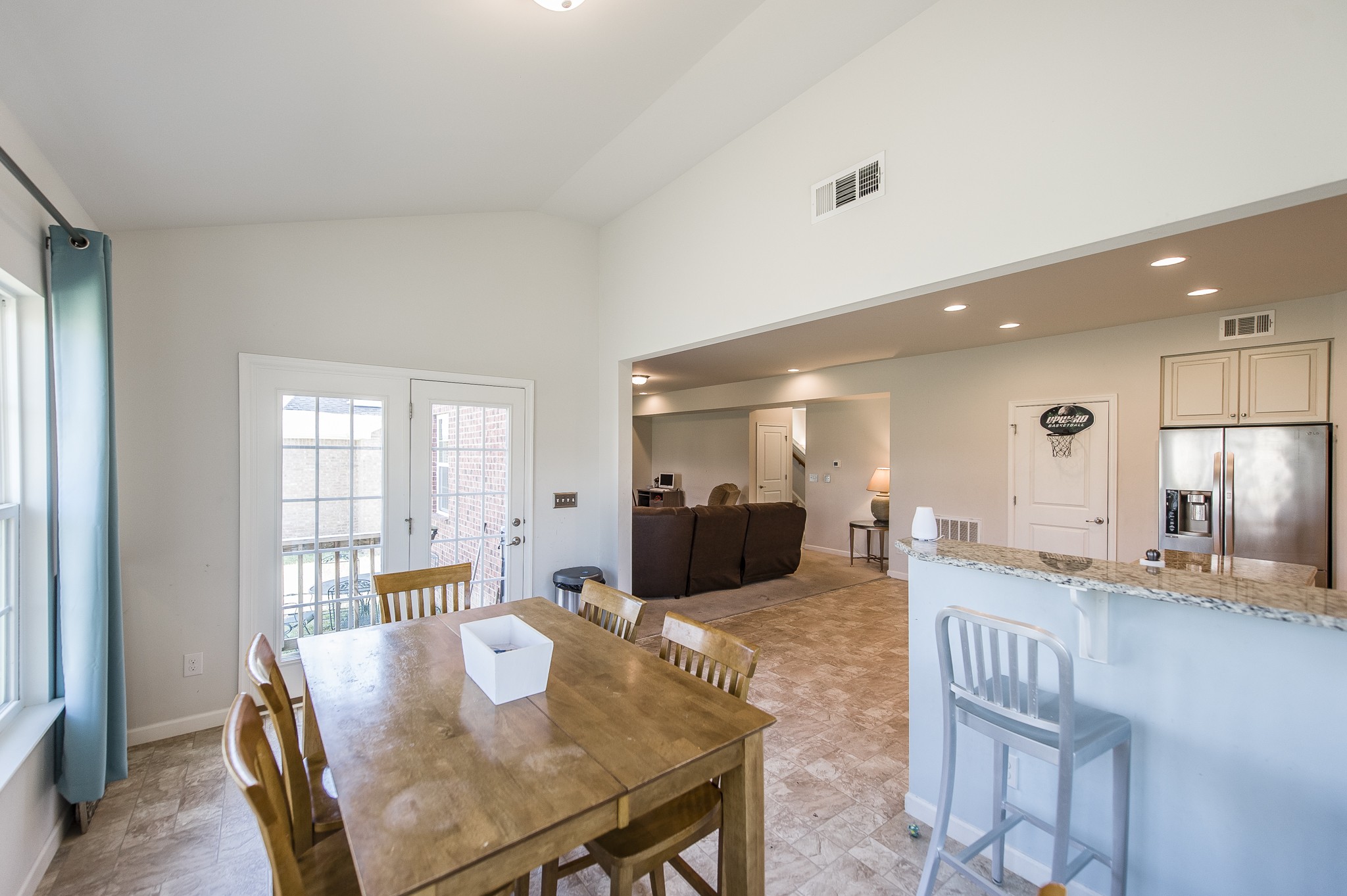 140 Hackney Lane Gallatin, TN 37066 - Photo 29 of 57 a large living room with stainless steel appliances granite countertop furniture a fireplace and a large window