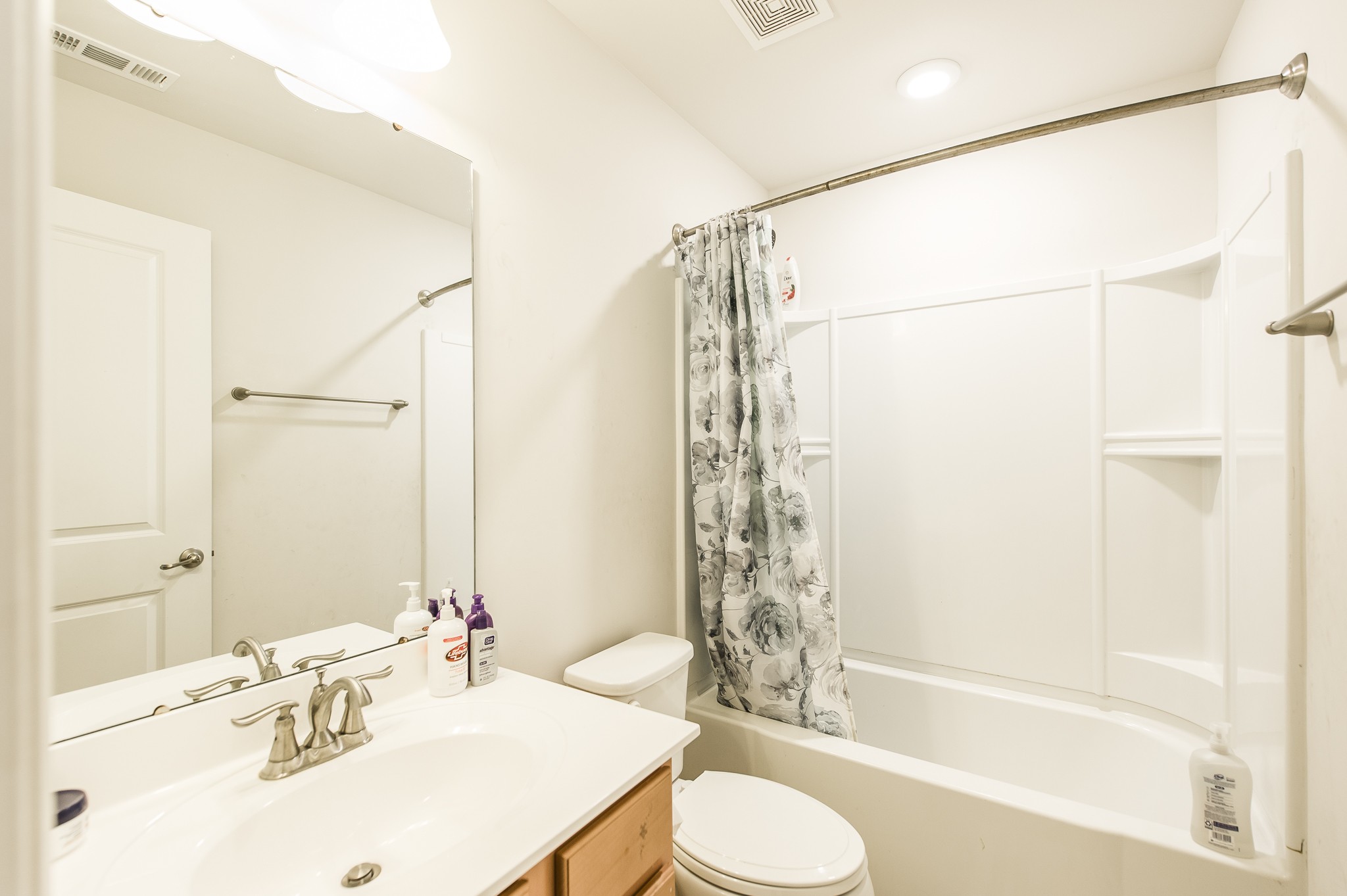 140 Hackney Lane Gallatin, TN 37066 - Photo 47 of 57 a bathroom with a sink toilet and shower