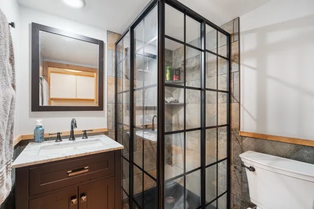 $649,900 | 1791 Chapman Lake Drive, Warsaw, IN 46582