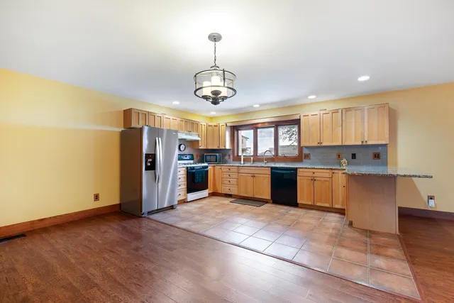 $649,900 | 1791 Chapman Lake Drive, Warsaw, IN 46582