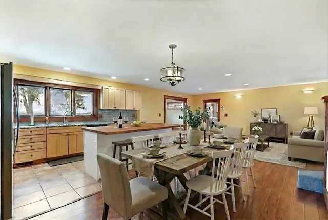 $649,900 | 1791 Chapman Lake Drive, Warsaw, IN 46582