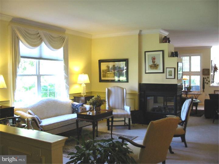 1499 Quaker Ridge West Chester, PA 19380 - Photo 5 of 22 Living Room