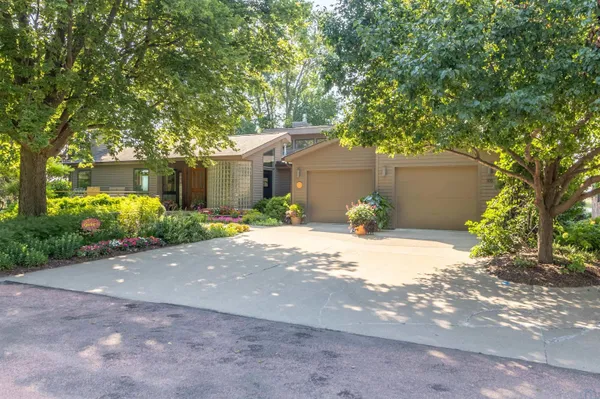 $1,200,000 | 105 Northshore Drive, North Sioux City, SD 57049