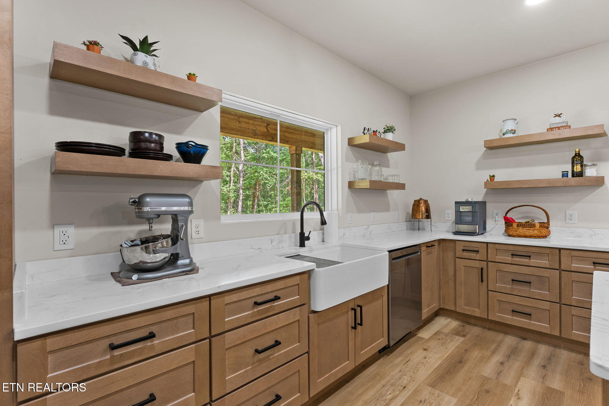 653 Briar Road Soddy-Daisy, TN 37379 - Photo 14 of 50 Kitchen