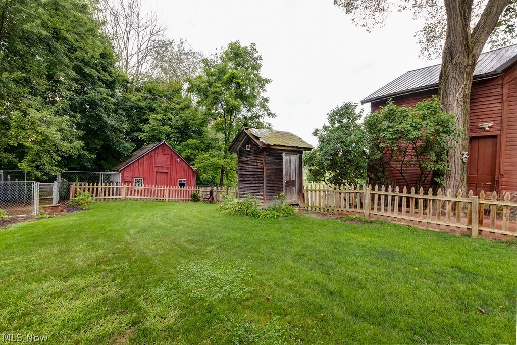 7611 Noble Road Windsor, OH 44099 - Photo 25 of 35