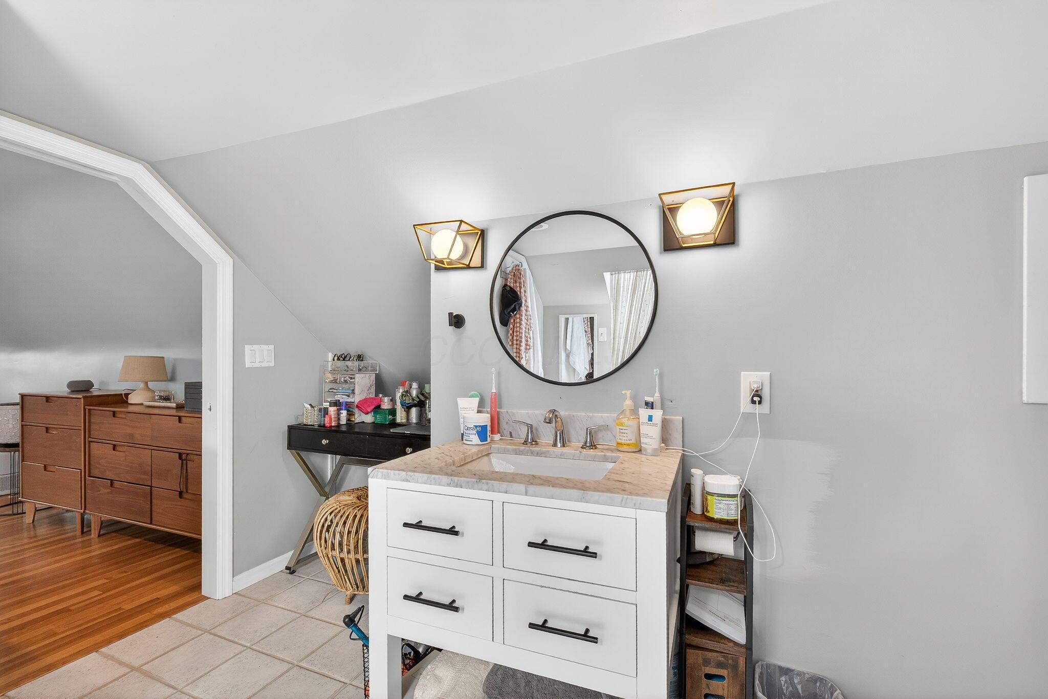 205 West Henderson Road Columbus, OH 43214 - Photo 43 of 63 205 W Henderson (Interior)-38