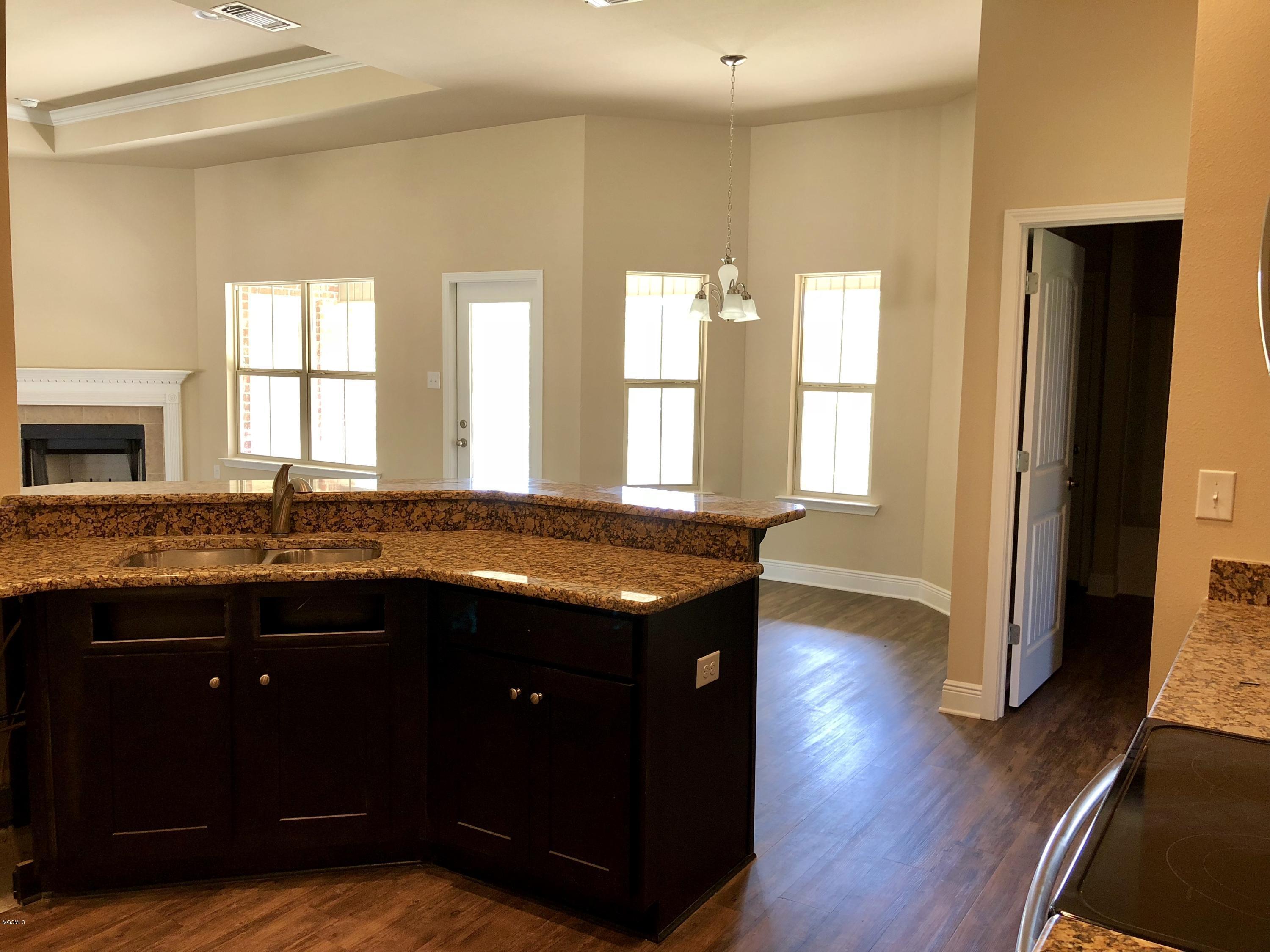 6861 Biddix Evans Road Ocean Springs, MS 39564 - Photo 19 of 50 Kitchen opens to breakfast nook