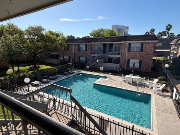 $1,100 | 2250 Bering Drive, Unit 48, Houston, TX 77057