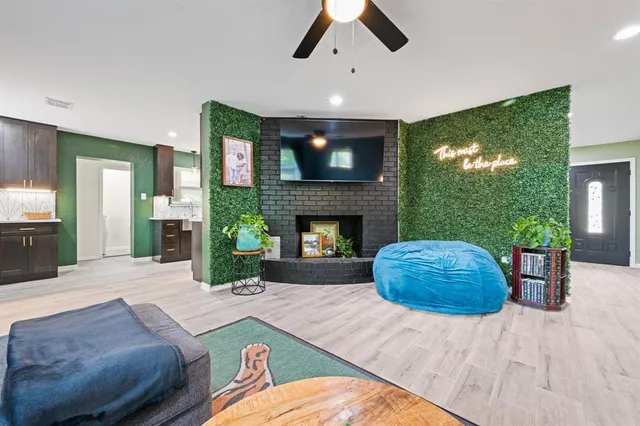 $274,899 | 806 Colonial Drive, Cleburne, TX 76033