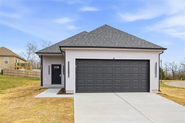 $325,000 | 4911 South Hocker Road, Kansas City, MO 64136